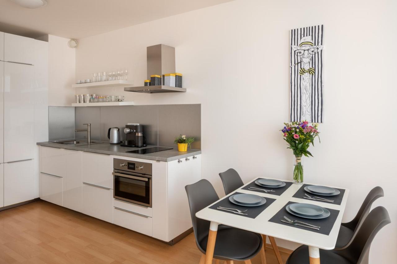 Sunny Apartment In Modrany By Prague Days Exterior foto